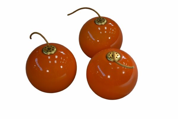 Lot de 9 suspensions boules design en opaline orange 1970's