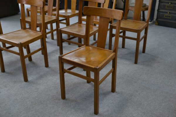 Ensemble de 10 chaises bistrot en hêtre 1950's