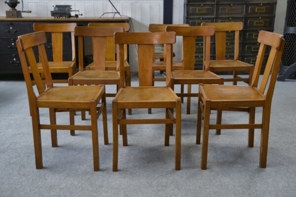 Ensemble de 10 chaises bistrot en hêtre 1950's
