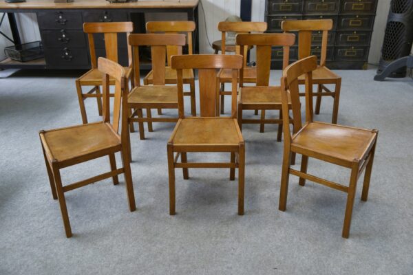 Ensemble de 10 chaises bistrot en hêtre 1950's