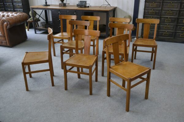 Ensemble de 10 chaises bistrot en hêtre 1950's