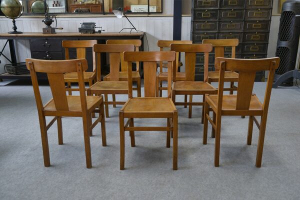 Ensemble de 10 chaises bistrot en hêtre 1950's