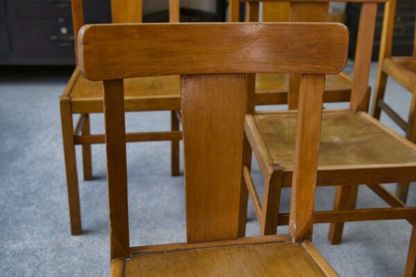 Ensemble de 10 chaises bistrot en hêtre 1950's