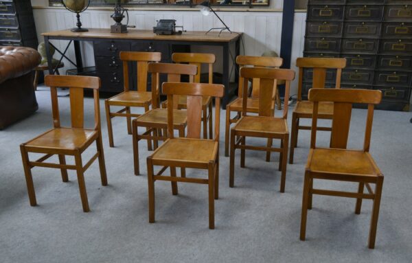 Ensemble de 10 chaises bistrot en hêtre 1950's