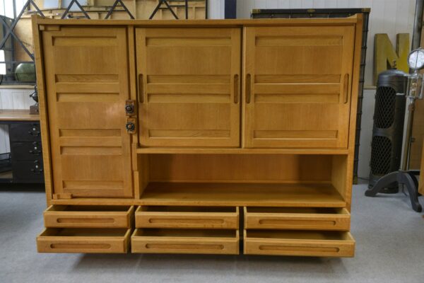 Armoire en chêne massif par Guillerme et Chambron et céramique par Danikowski 1950's