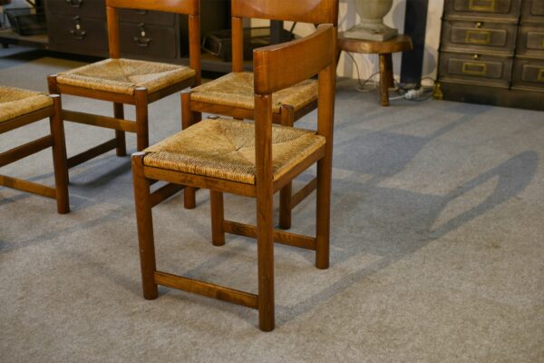 Ensemble de 4 chaises en orme massif et assise en jonc dans le goût Maison Regain 1960's