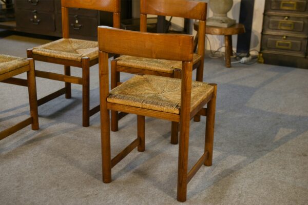 Ensemble de 4 chaises en orme massif et assise en jonc dans le goût Maison Regain 1960's