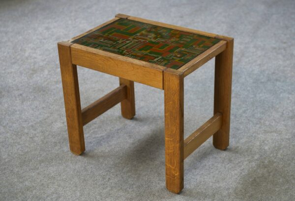 Table d'appoint en chêne massif plateau décor en tissu dans le goût de Guillerme et Chambron 1960's