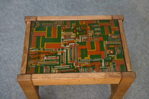 Table d'appoint en chêne massif plateau décor en tissu dans le goût de Guillerme et Chambron 1960's