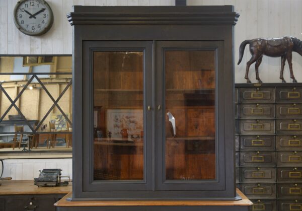 Buffet 2 corps 2 portes 2 tiroirs en pin 1900's