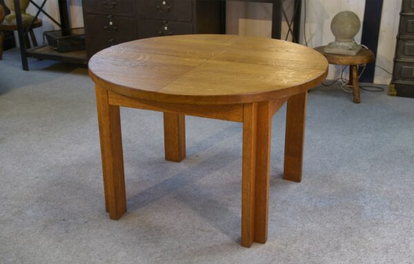 Table ronde en chêne massif par Maison Regain 1970's