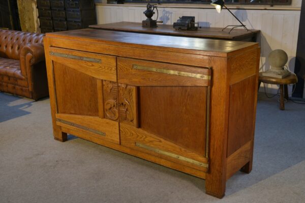 Buffet en chêne massif Art déco par Henri Bonjour 1930's