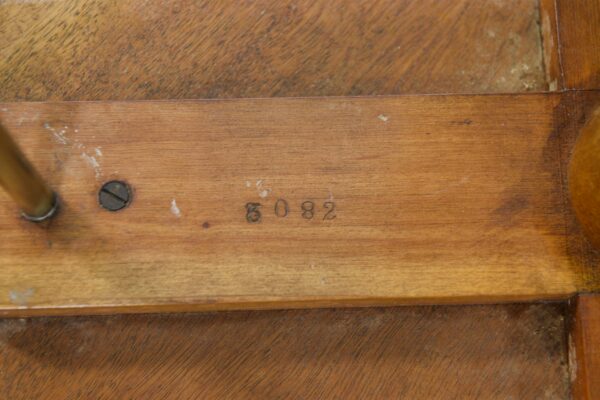 Table d'appoint circulaire en laiton, orme et loupe d'orme 1940's