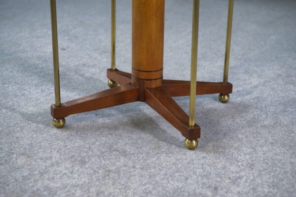 Table d'appoint circulaire en laiton, orme et loupe d'orme 1940's