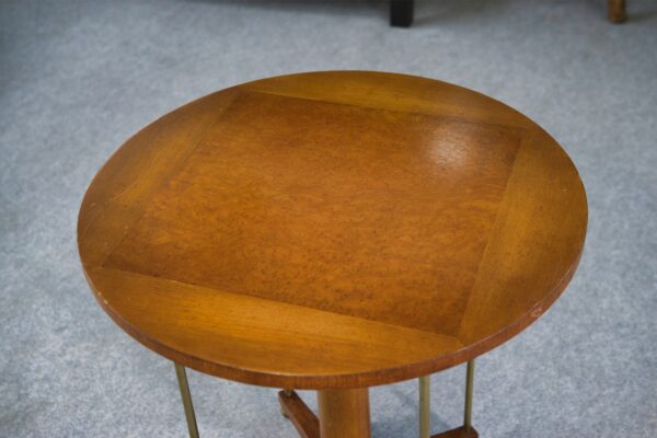 Table d'appoint circulaire en laiton, orme et loupe d'orme 1940's