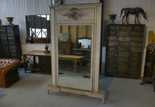 Grand miroir Napoléon III patiné XIXème